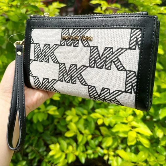 Michael Kors Jet Set Travel Large Double Zip Wallet Graphic Logo MK Beige Black - Picture 2 of 6